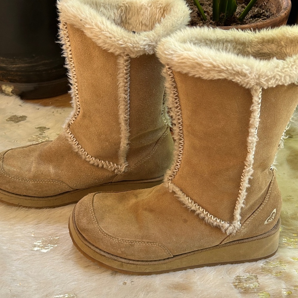 Roxy Beige Suede Winter Boots